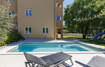 Ana Holiday Home