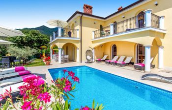 Villa Orhidea Holiday Home