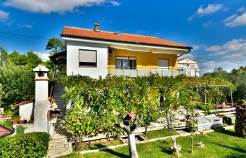 Lidija Holiday Home