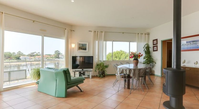 Photo of Les Pinasses Holiday Home 2