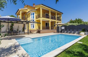 Jadranka Holiday Home