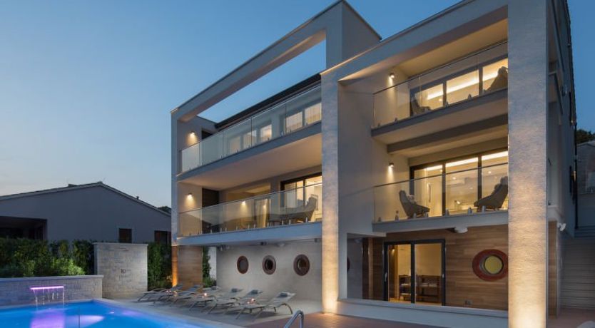 Photo of Vlastelini II