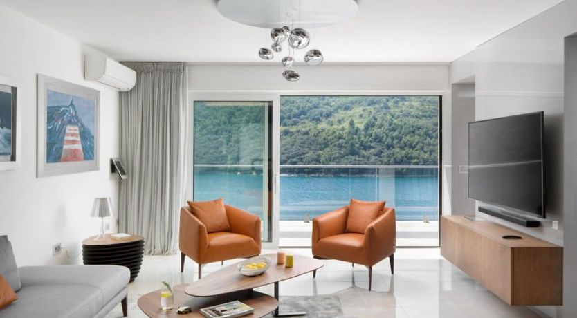 Photo of Vlastelini II