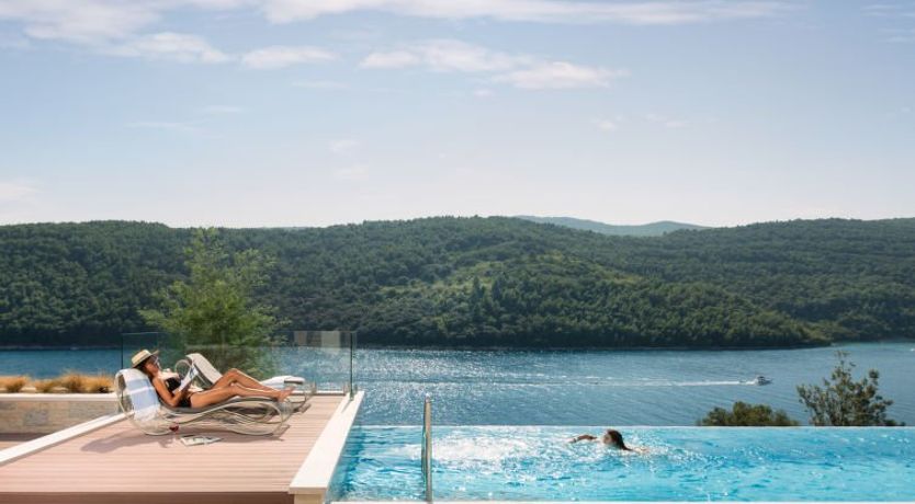 Photo of Vlastelini II