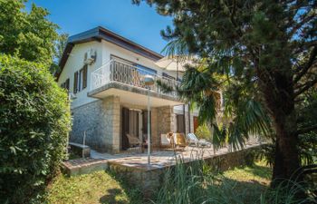 Vesna Holiday Home