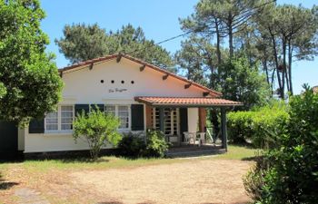 Les Bruyères Holiday Home