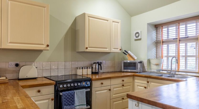 Photo of 2 Bed in Axminster