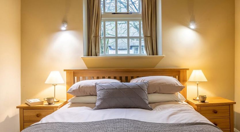 Photo of 2 Bed in Axminster