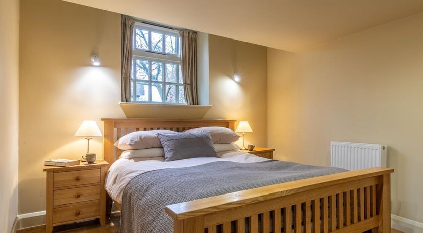 Photo of 2 Bed in Axminster