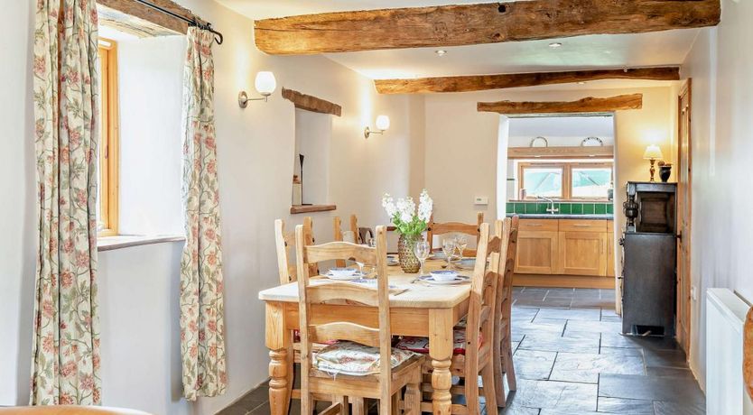 Photo of 3 Bed in Iddesleigh