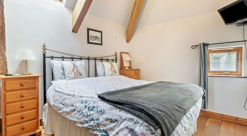 Photo of 3 Bed in Iddesleigh