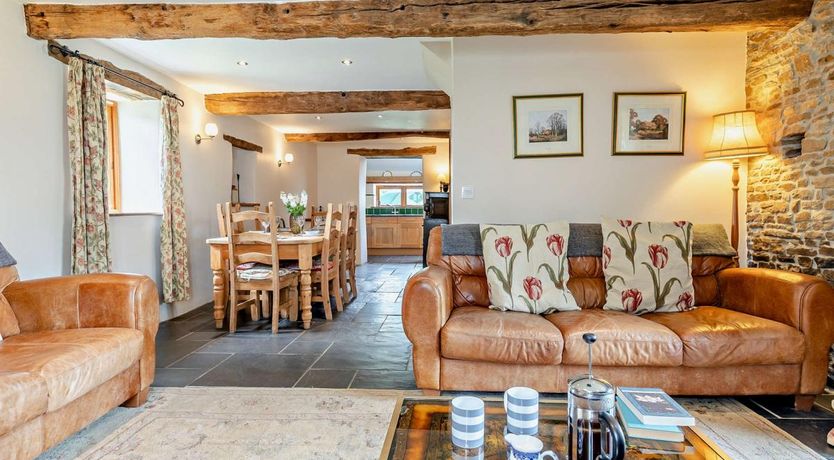 Photo of 3 Bed in Iddesleigh