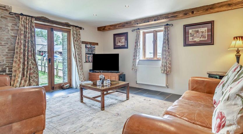 Photo of 3 Bed in Iddesleigh