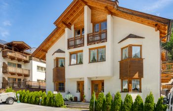 Rosi Holiday Home