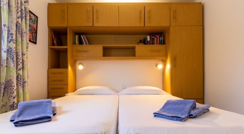 Photo of Constel·lació