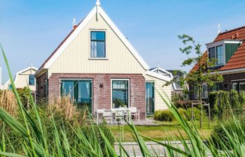 Florijn 6 Holiday Home