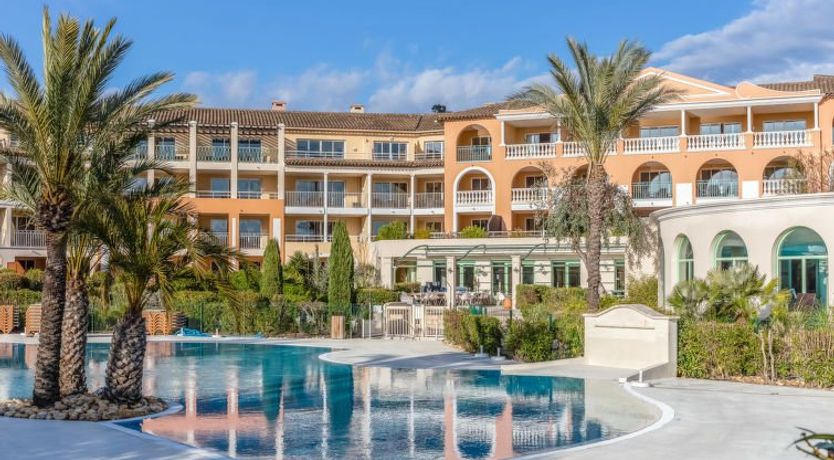 Photo of Les Calanques Spa Thalassoth&eacute;rapie Apartment 2