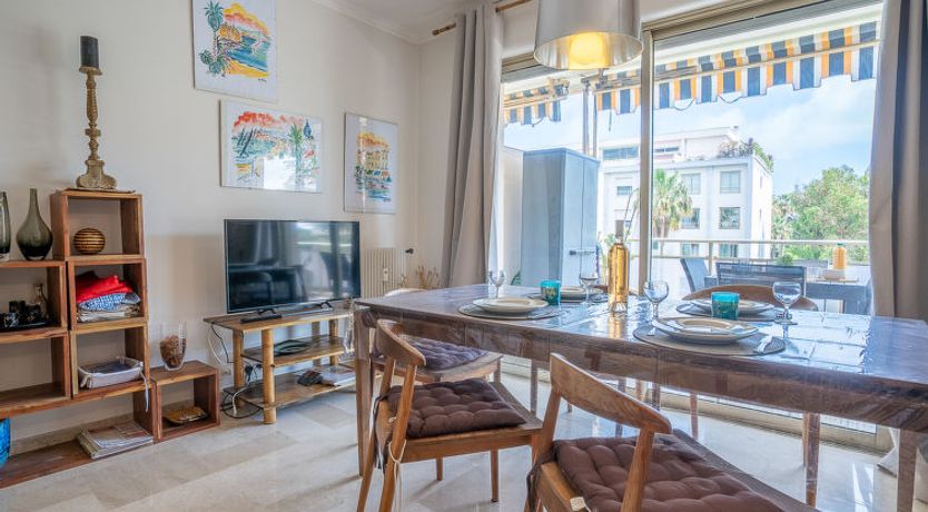 Photo of Les Aliscamps