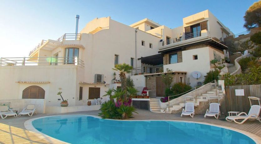 Photo of La Rosa Apartment 5