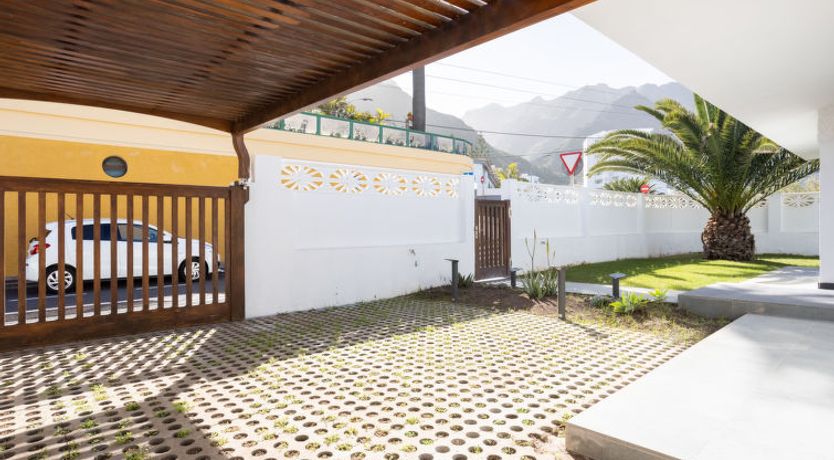 Photo of Las Aguilas