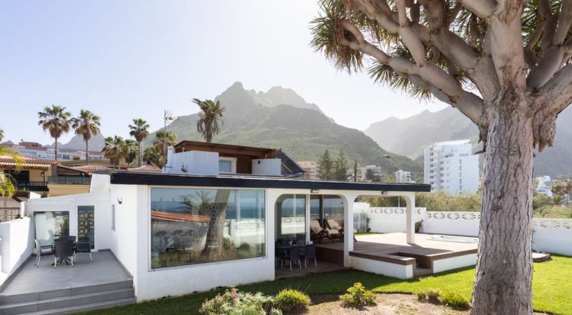 Photo of Las Aguilas