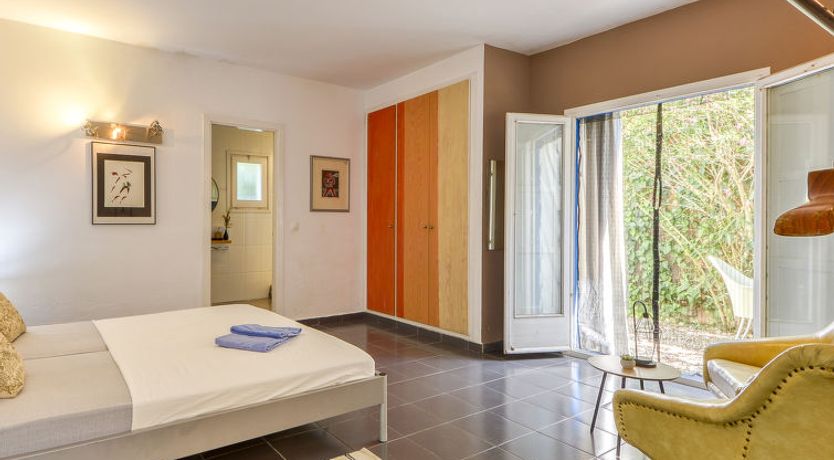 Photo of Ave de Paso