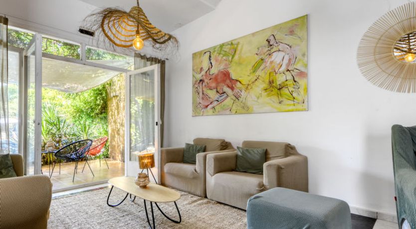 Photo of Ave de Paso