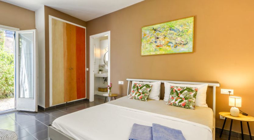 Photo of Ave de Paso