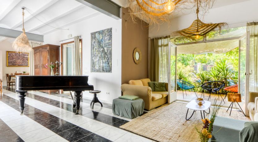 Photo of Ave de Paso