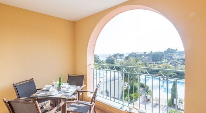 Photo of Les Calanques Spa Thalassothérapie Apartment 5