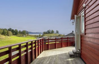 Fjordglytt Holiday Home