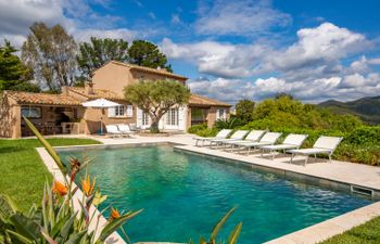 La Canopée Holiday Home