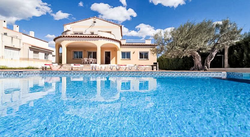 Photo of Villa Cala Llenya