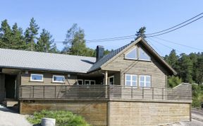 Photo of Doghouse