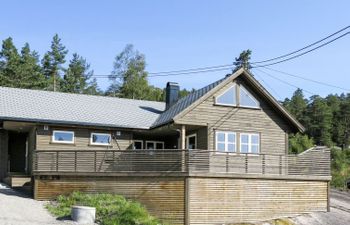 Doghouse Holiday Home