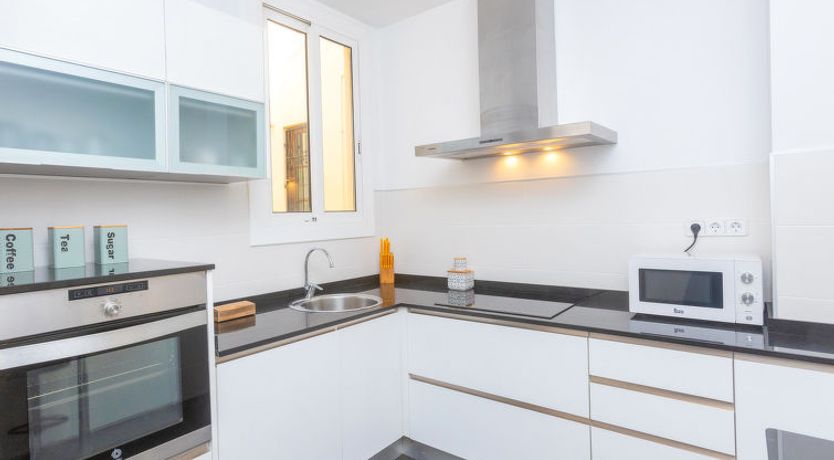 Photo of Eix.Dret:Roger de LLuria/Valencia