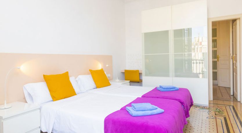 Photo of Eix.Dret:Roger de LLuria/Valencia