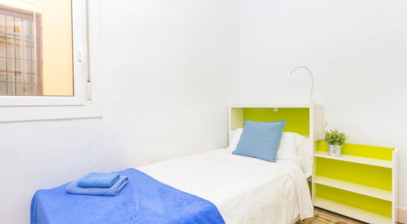 Photo of Eix.Dret:Roger de LLuria/Valencia