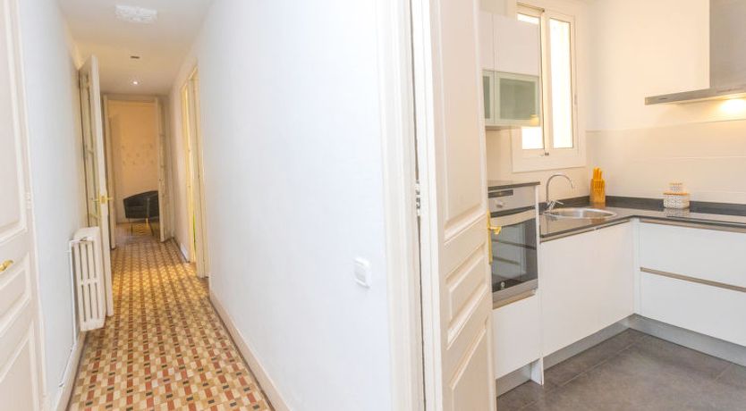 Photo of Eix.Dret:Roger de LLuria/Valencia