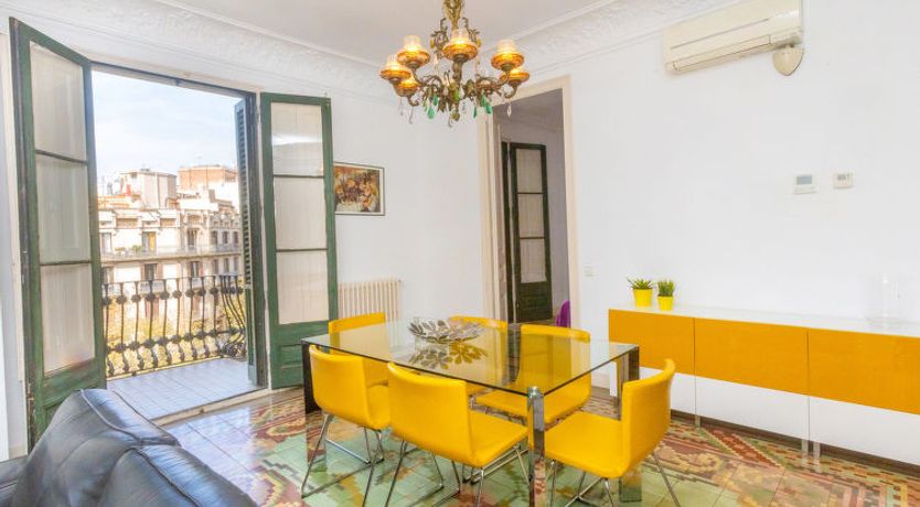 Photo of Eix.Dret:Roger de LLuria/Valencia