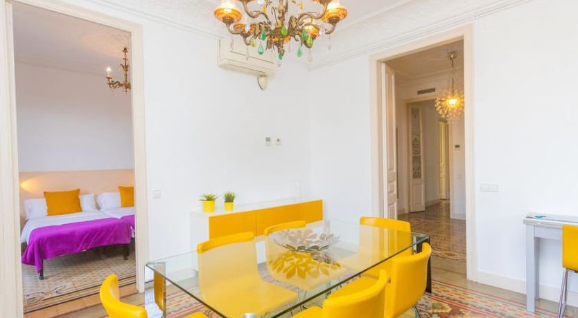 Photo of Eix.Dret:Roger de LLuria/Valencia