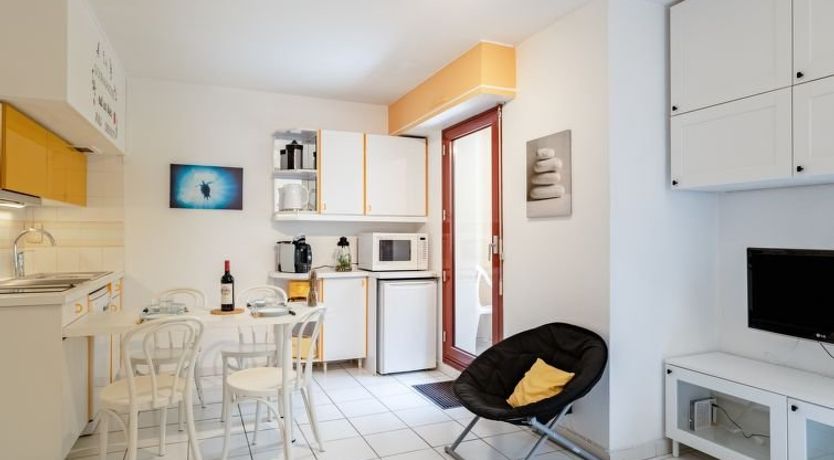 Photo of L'Alma Apartment 9