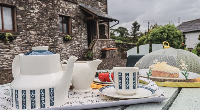 Photo of Hollins Farm Barn