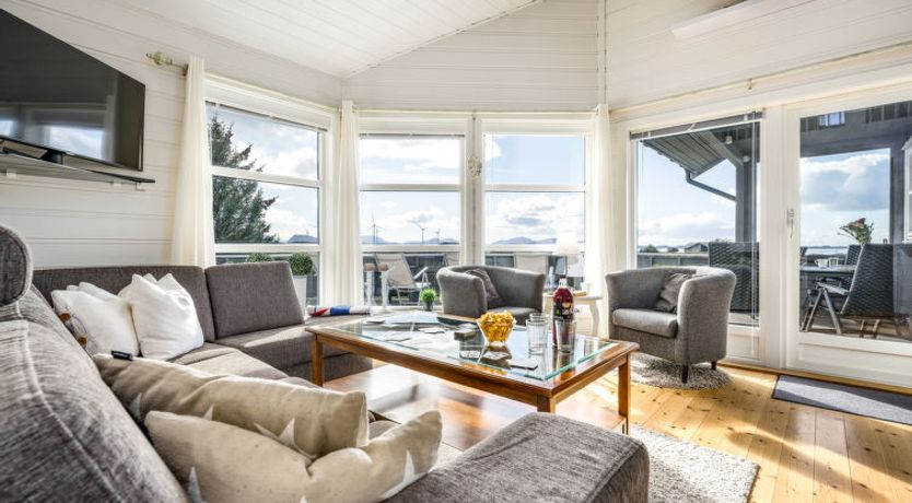 Photo of Sjøbuvågen