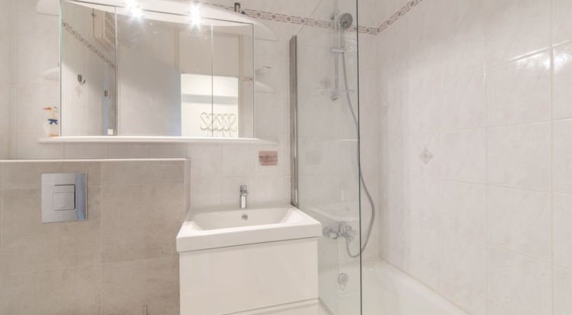 Photo of Maya - Parking and distant view Apartment 4