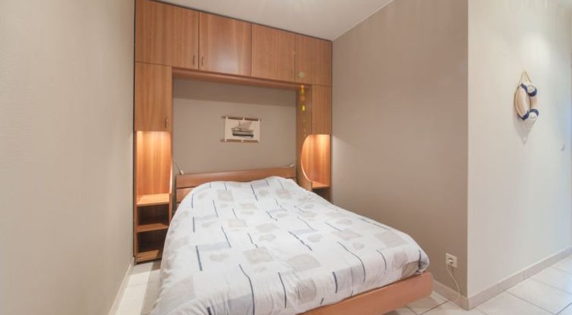 Photo of Zeeflat with parking and shared pool Apartment 2