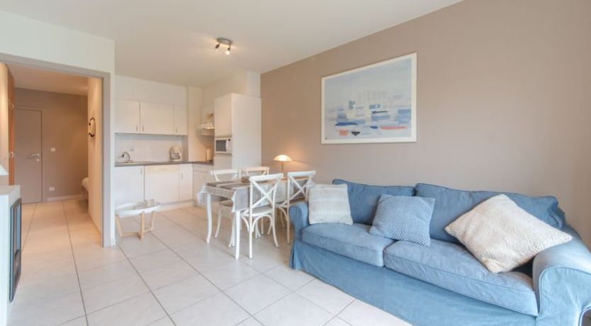 Photo of Zeeflat with parking and shared pool Apartment 2
