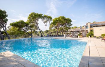 Provence Country Club (LSS200) Apartment