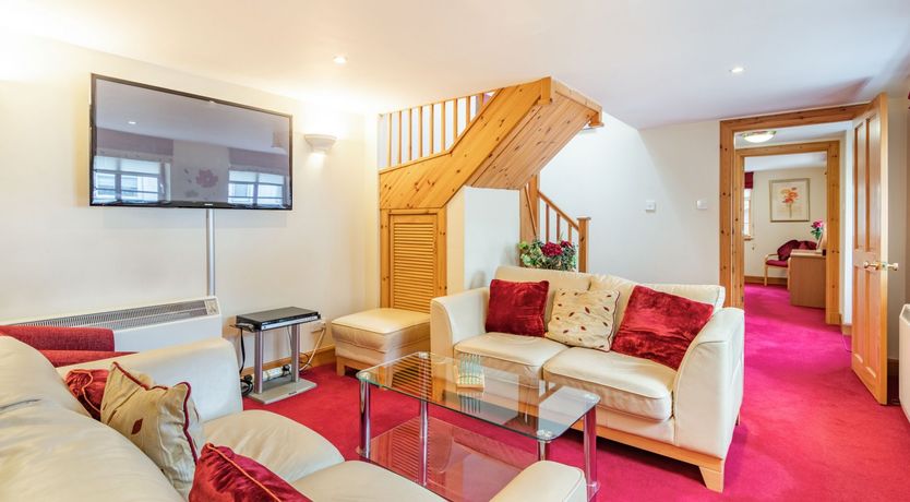 Photo of Dunstaffnage Cottage