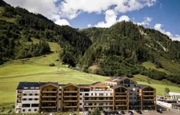 Penthouse Großglockner Apartment 8 Holiday Home